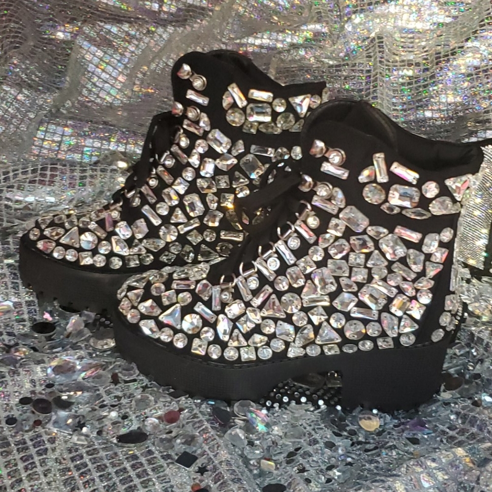 BOOTS - Picture 7 of 15